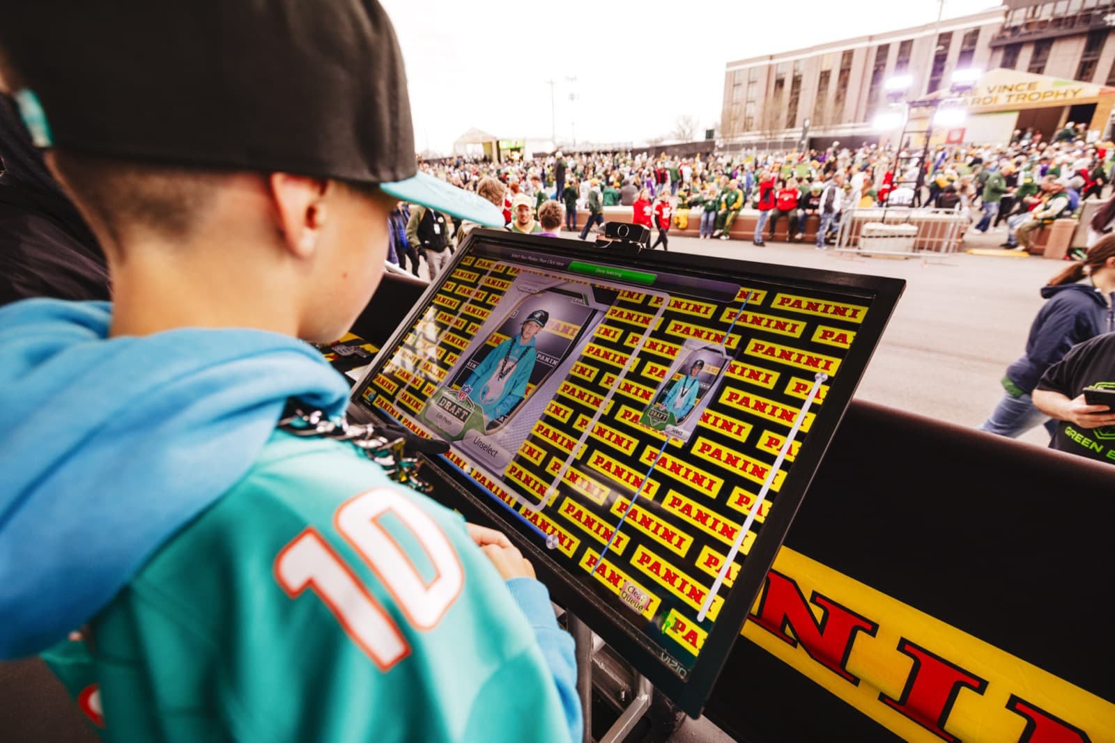 Panini fan station
